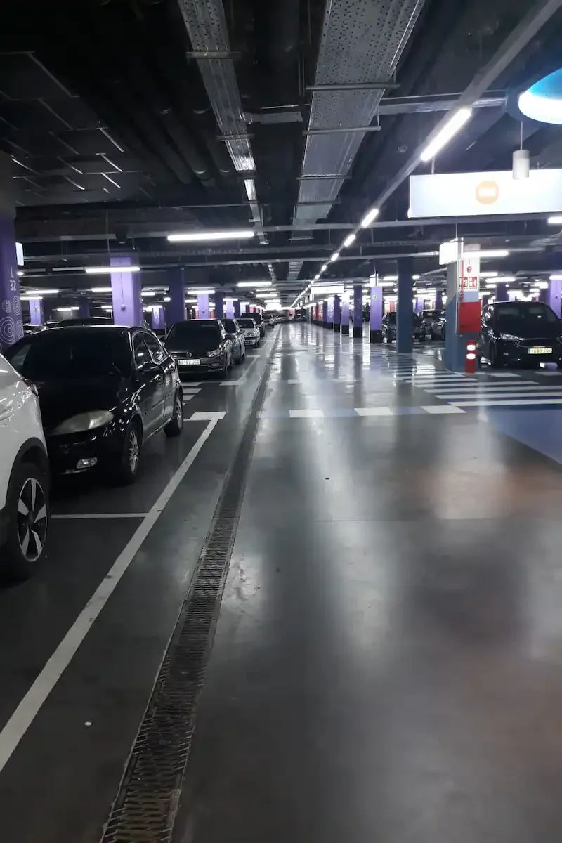 Pavimento autonivelante en parking